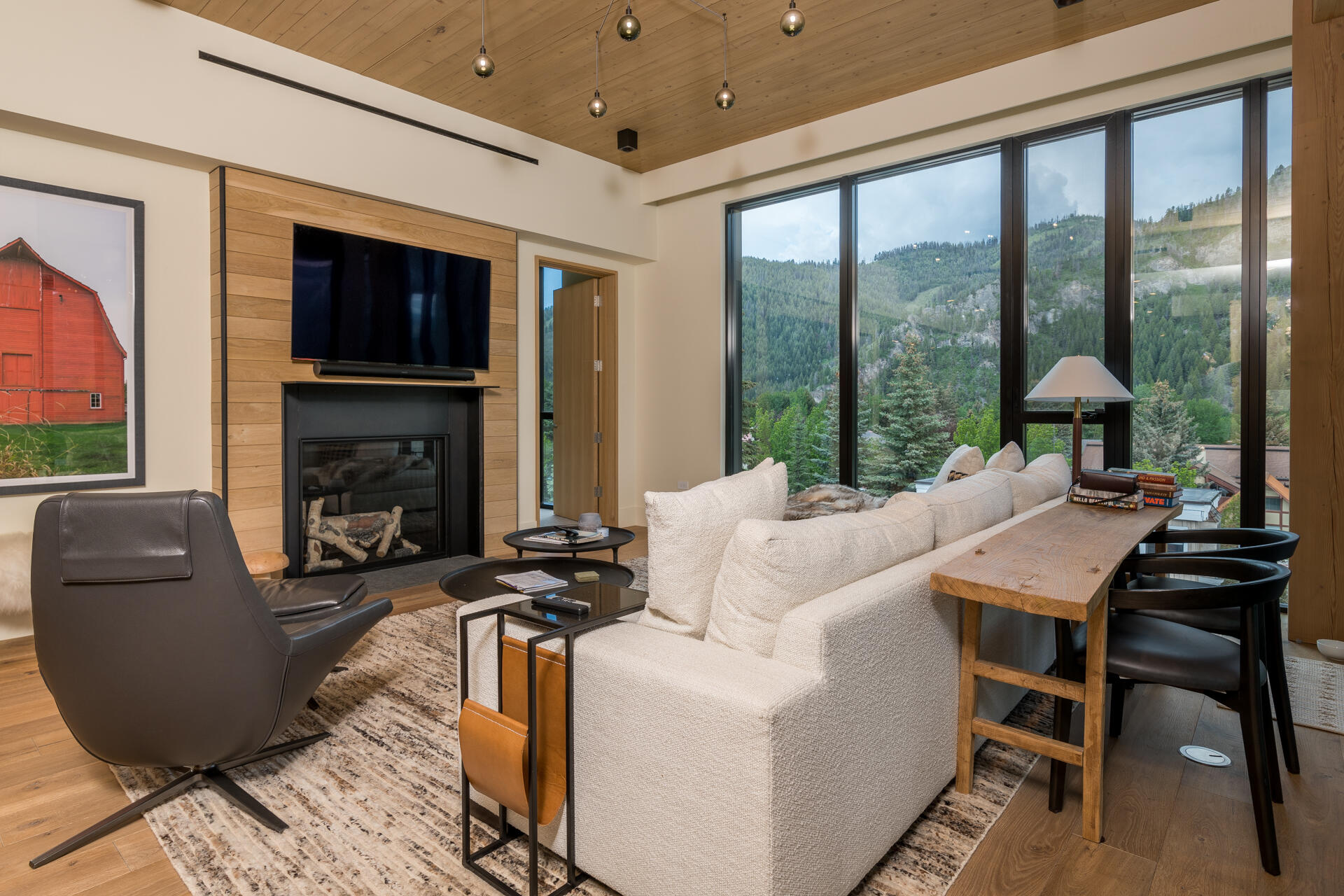100 4th St W #3A,
Ketchum, ID 83340 |
2 bedrooms, 2.5 bathrooms | 1,811 square feet |
Listed at $3,995,000 |
Represented Seller