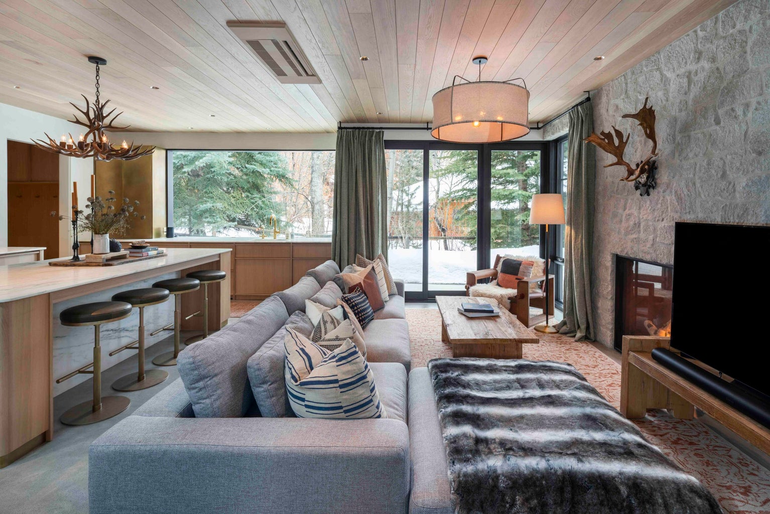 107 Pinevue Lane
Ketchum, ID 83340 |
3 bedrooms, 2.5 bathrooms | 2,014 square feet |
Listed for $3,600,000 |
Represented Seller