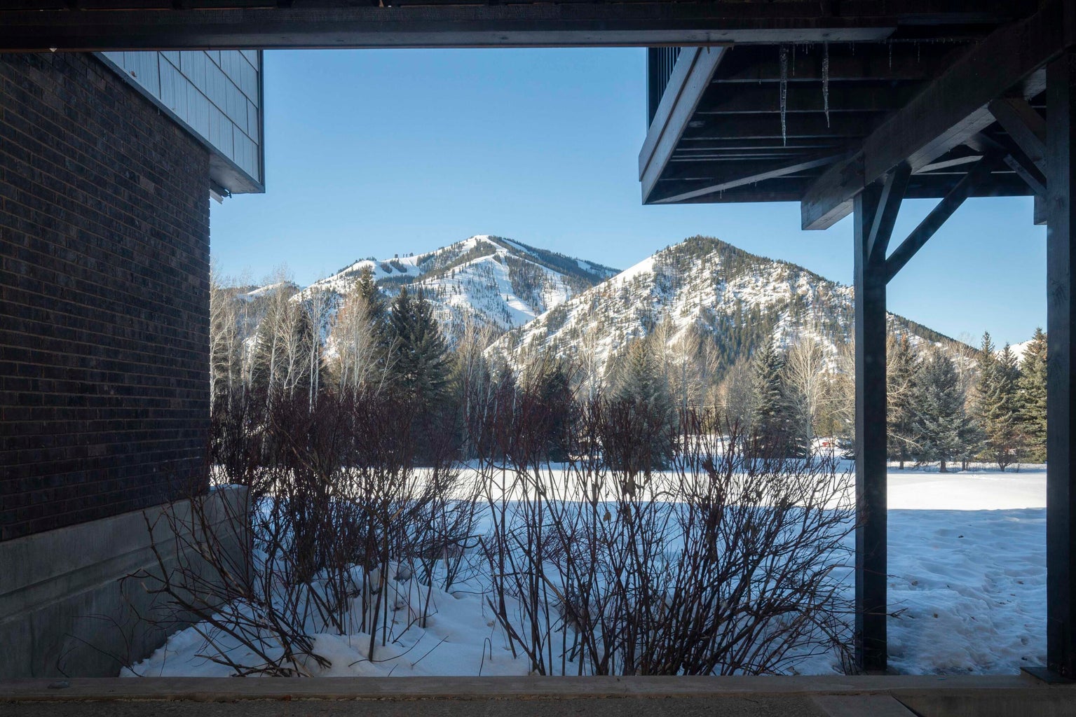 123 Saddle Road
Ketchum, ID 83340 | 
2 beds+loft, 3 baths | 1811 sq feet |
Listed at $1,695,000 |
Represented the Seller