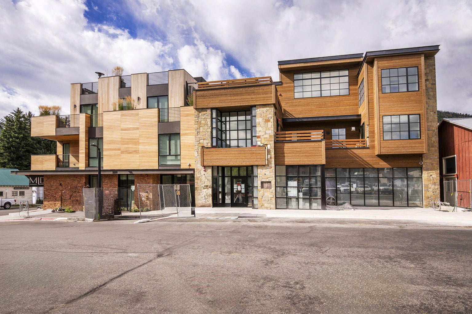 131 N Washington Ave #301 Ketchum, ID 83340 | 4 beds, 4 baths | 3,505 sq feet | Listed at $6,975,000 | Represented Seller