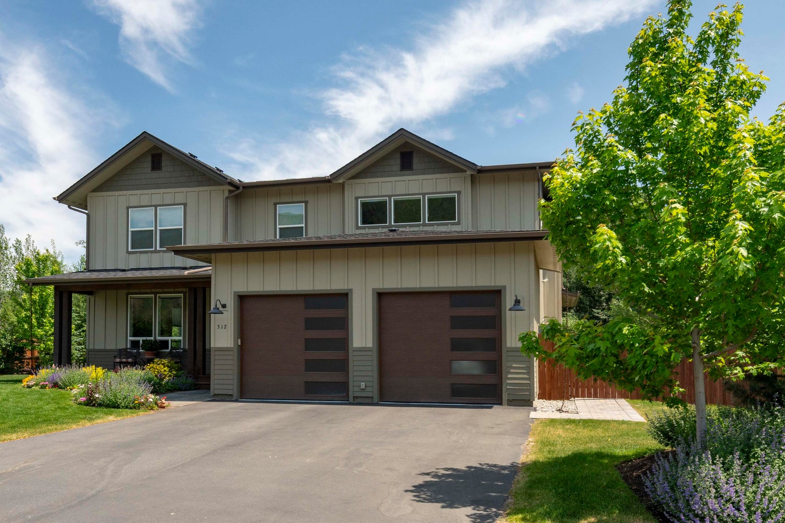 312 E. Winterberry Loop
Hailey, ID 83333 |
4 beds, 3.5 baths | 3108 sq feet | 
Listed at $1,649,000 |
Represented the Seller
